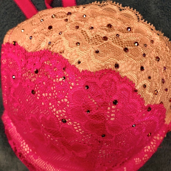 Gorgeous Victoria’s Secret Dream Angels Plunge Bra - Picture 2 of 5